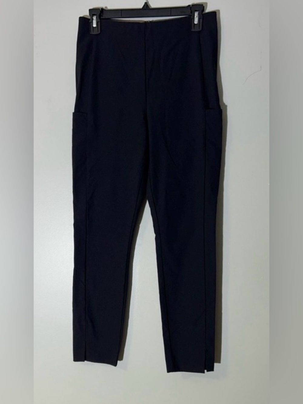 Athleta Trekkie style slim pants black size 6 recycled nylon